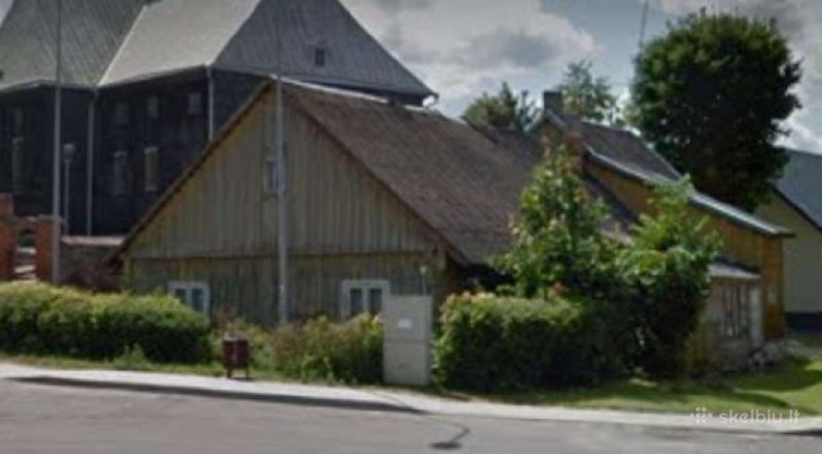 Parduodama namo dalis Sedoje su atskiru įėjimu.