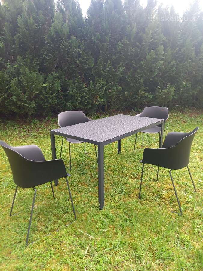 Lauko baldai