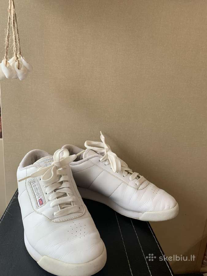 Reebok kedai
