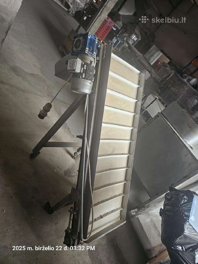Nuėmimo transporteris su laipteliais