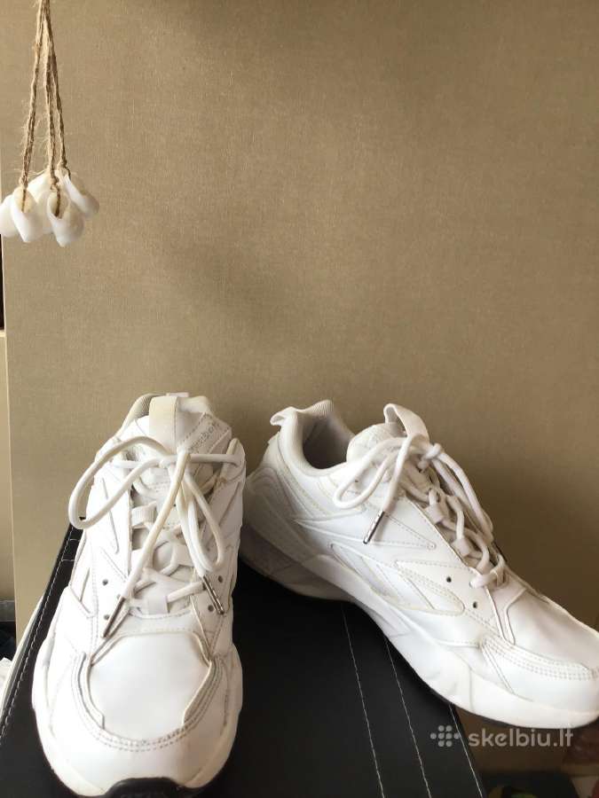 Reebok kedai
