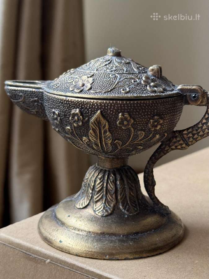 Žalvarinis nedidelis insas su ornamentais - nuotraukos Nr. 2
