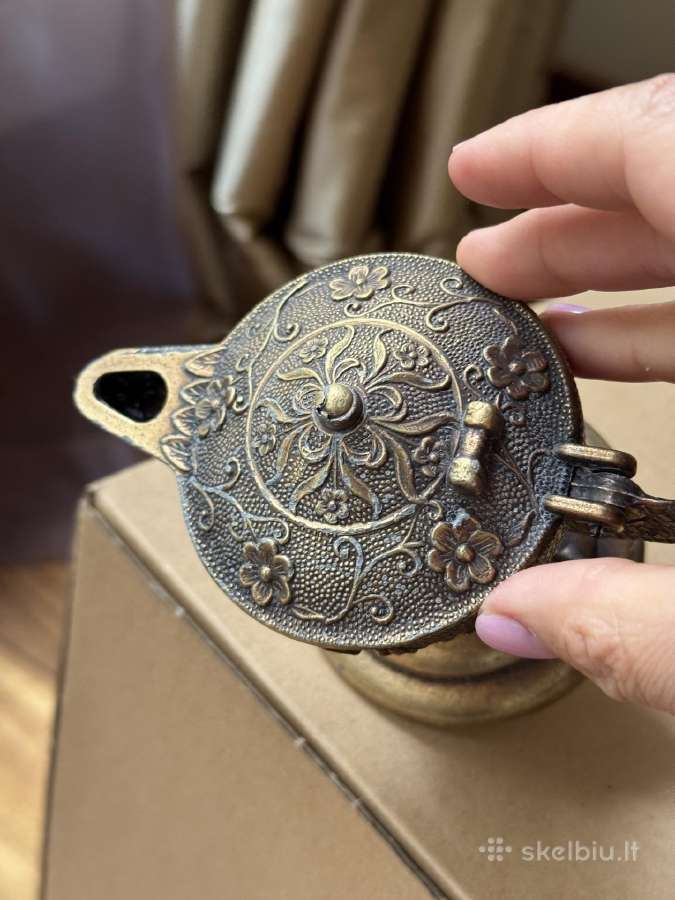 Žalvarinis nedidelis insas su ornamentais - nuotraukos Nr. 11