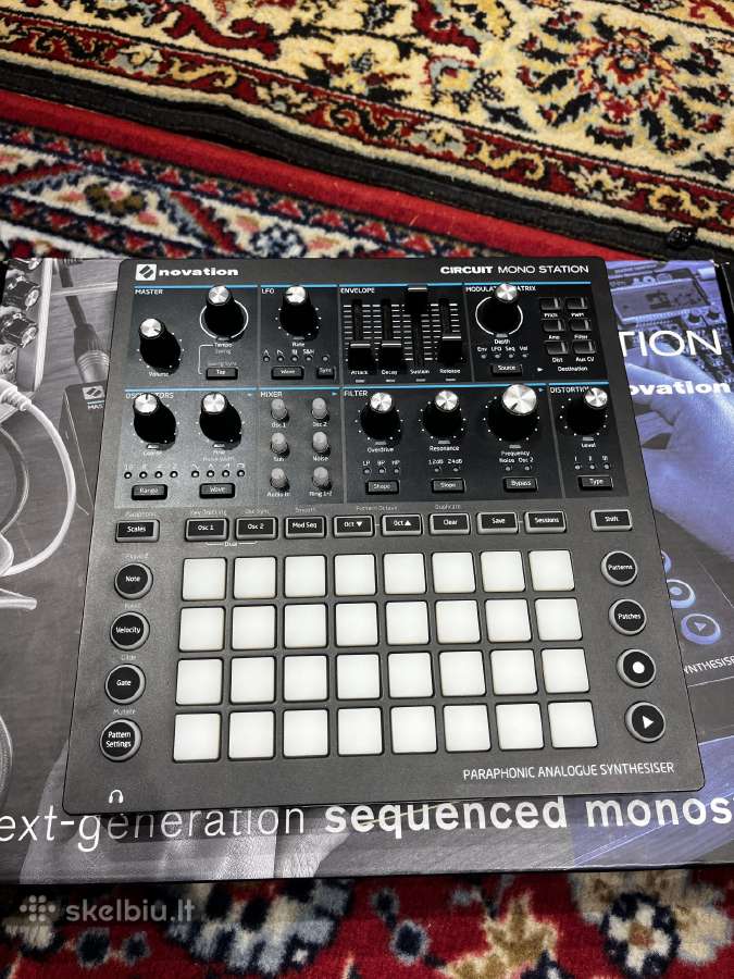 Novation Circuit Monostation