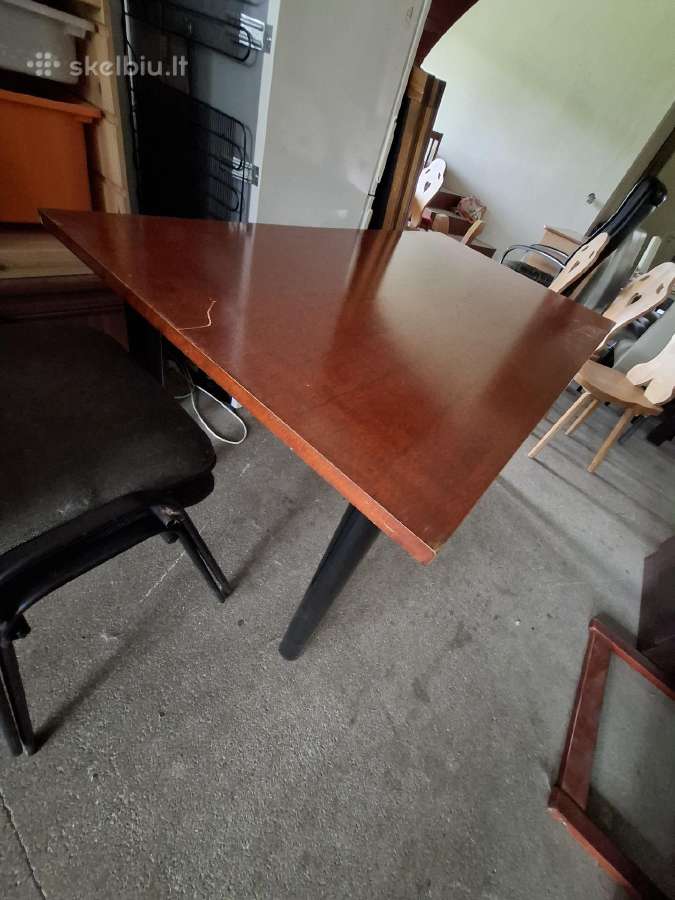 Daug stalu,staliuku 10-30eu vnt