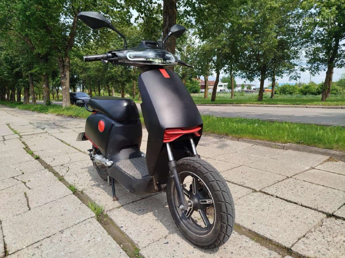 Parduodami galingi elektriniai motoroleriai - nuotraukos Nr. 9