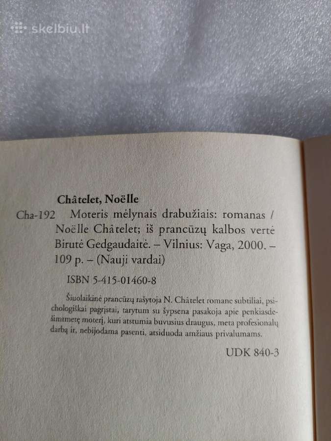 Moteris mėlynais drabužiais - nuotraukos Nr. 3