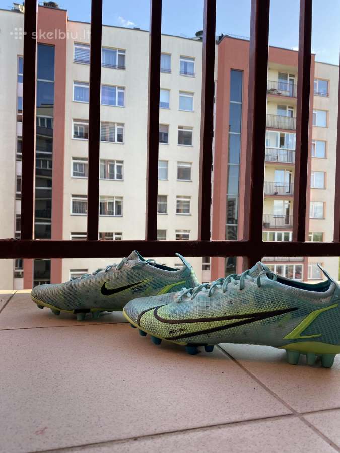 Profesionalūs futbolo bateliai - nuotraukos Nr. 2