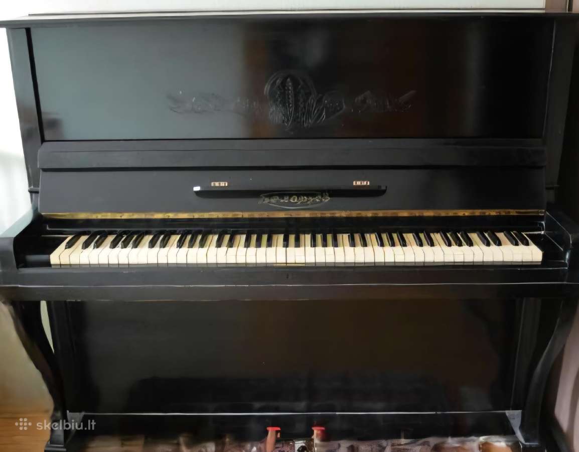 Pianinas Belarus juodas