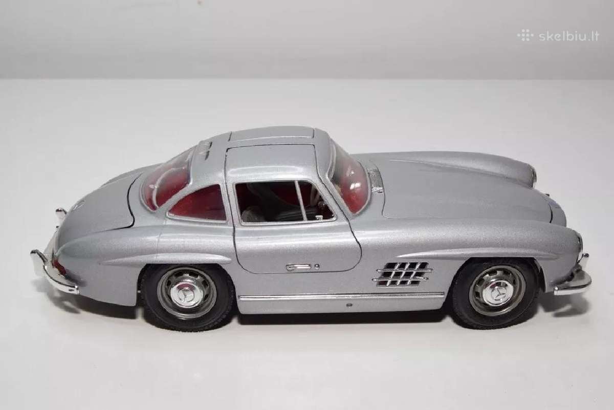 Mercedes Benz Sl300 1/18 diecast modelis MB