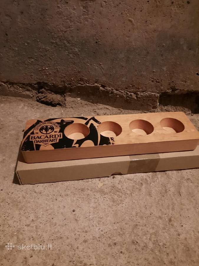 Medinis kočėlas stikliukams