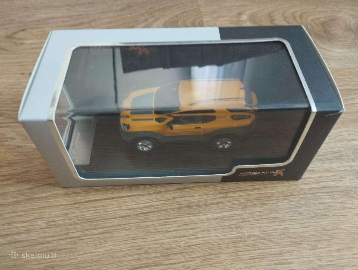Premium X Isuzu Vehicross 1:43 modeliukas