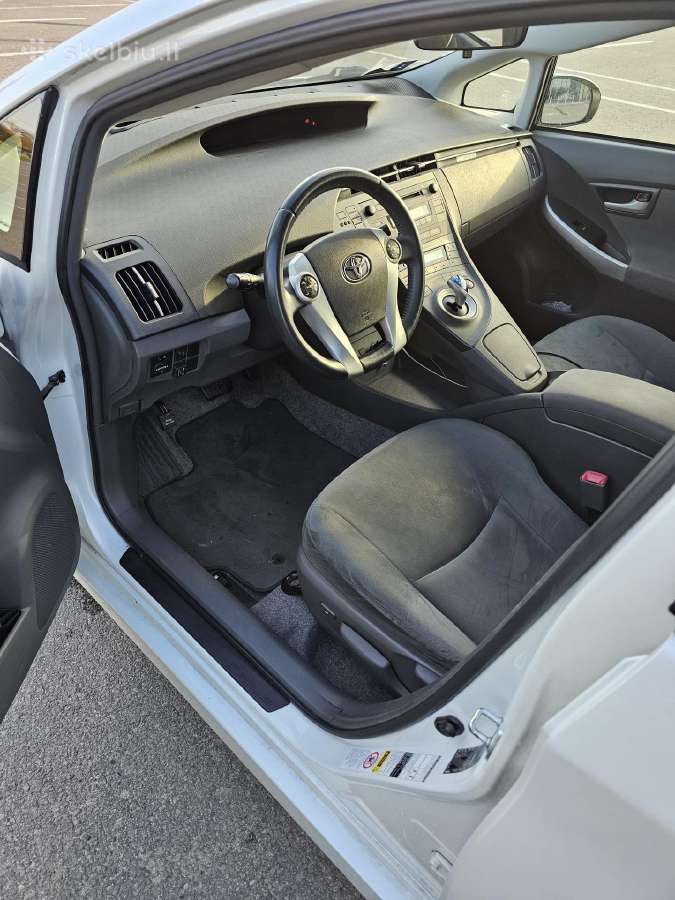 Nuomojamas Prius 3 su dujomis Vilniuje - nuotraukos Nr. 6