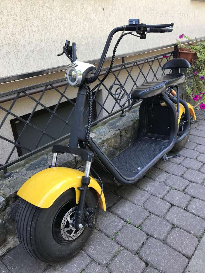 Elektrinis mopedas / čioperis
