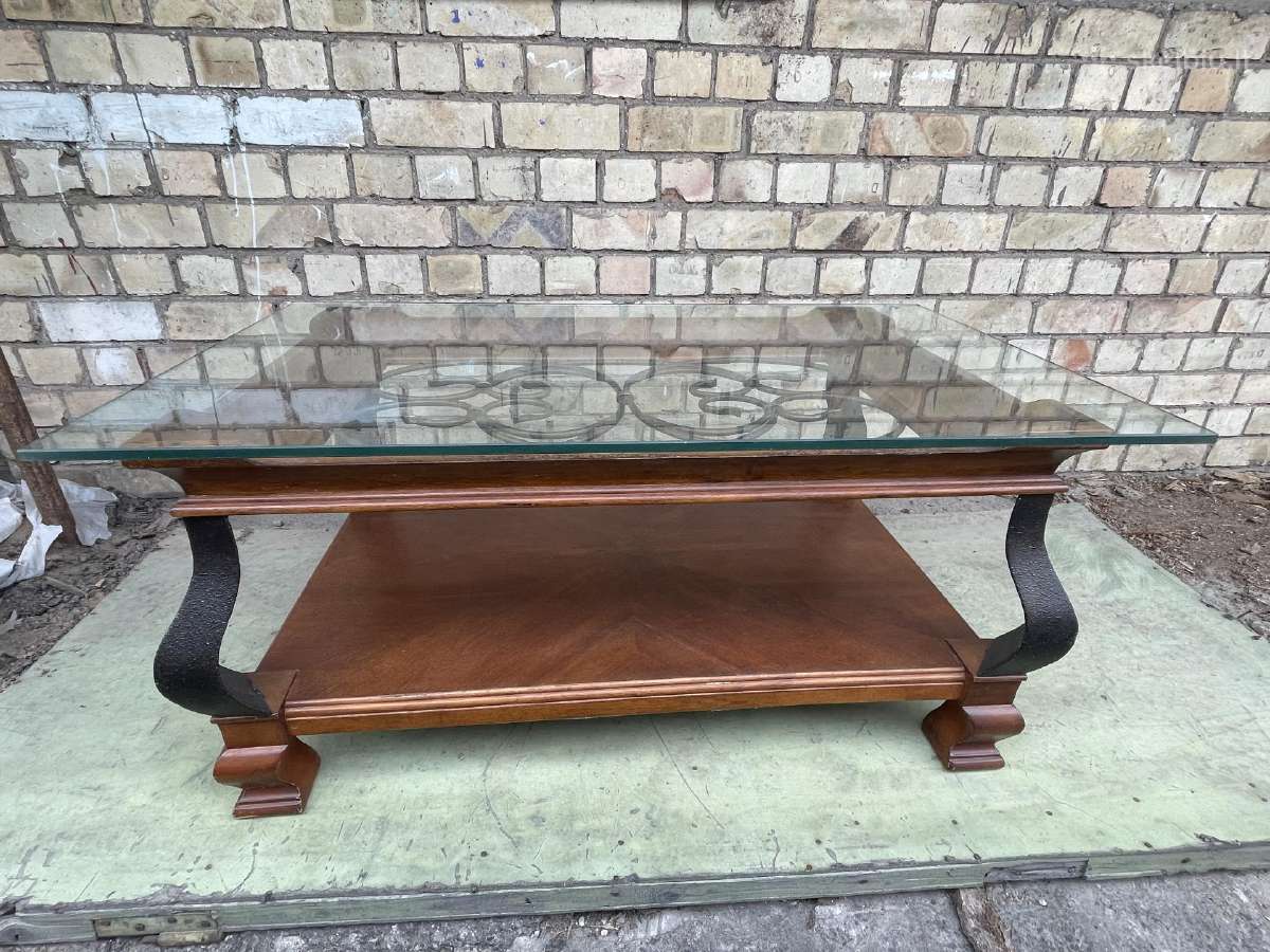 Klasikinis medinis staliukas