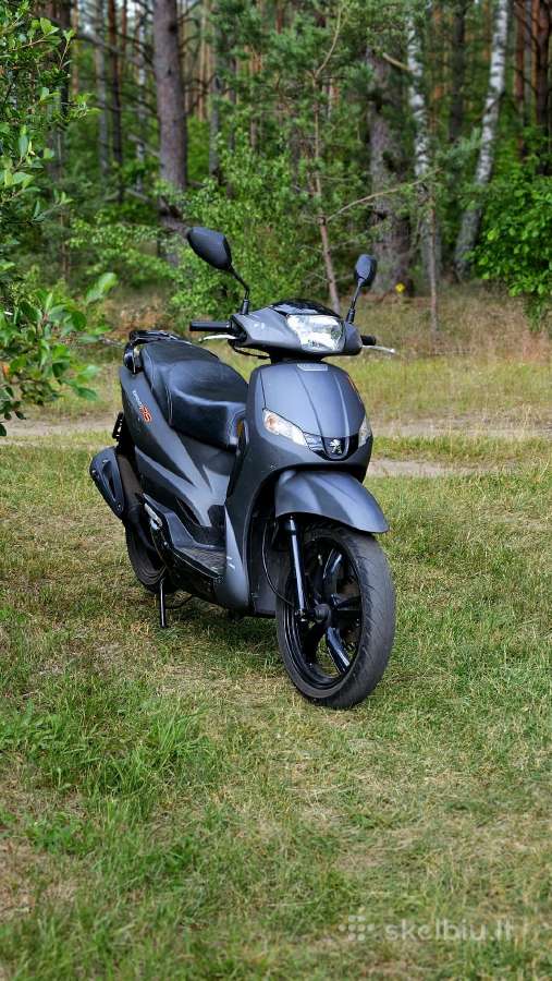 Motoroleris Peugeot tweet RS