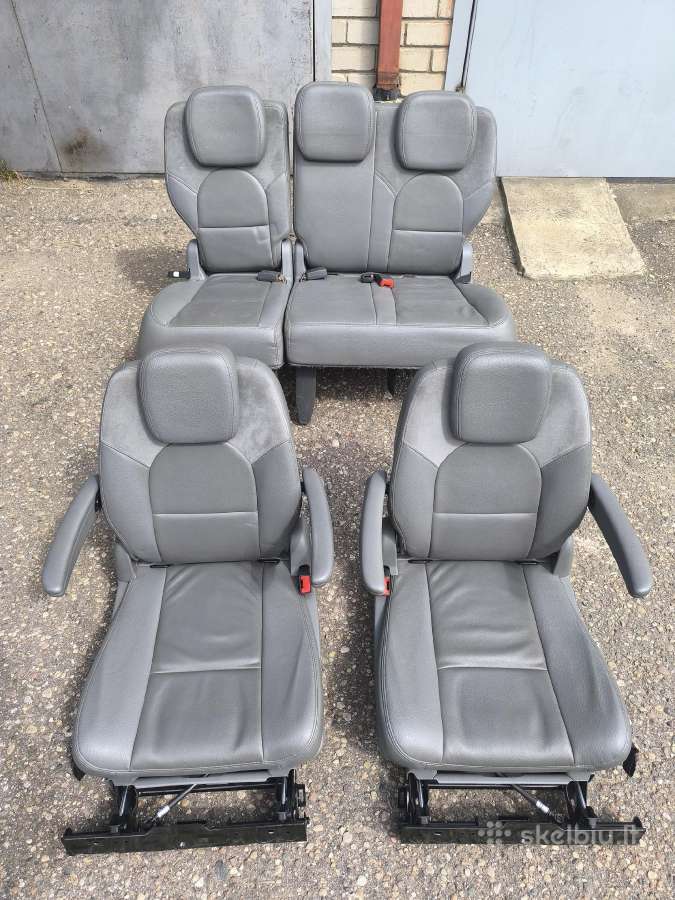 Dodge chrysler pilnas salonas