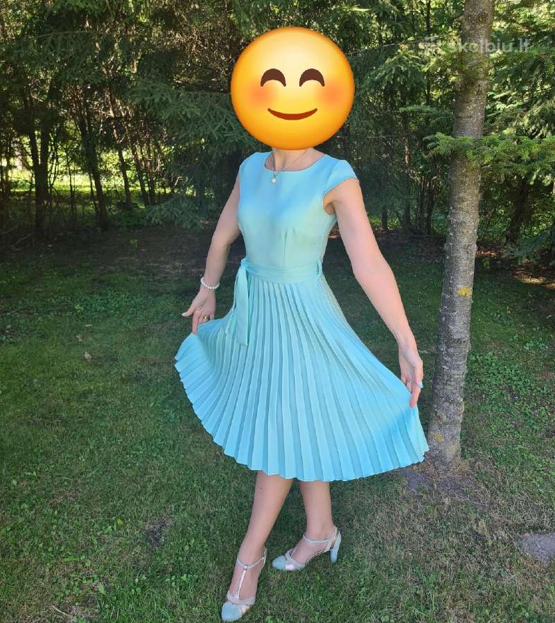 Žydra, puošni, plisuota, midi suknelė