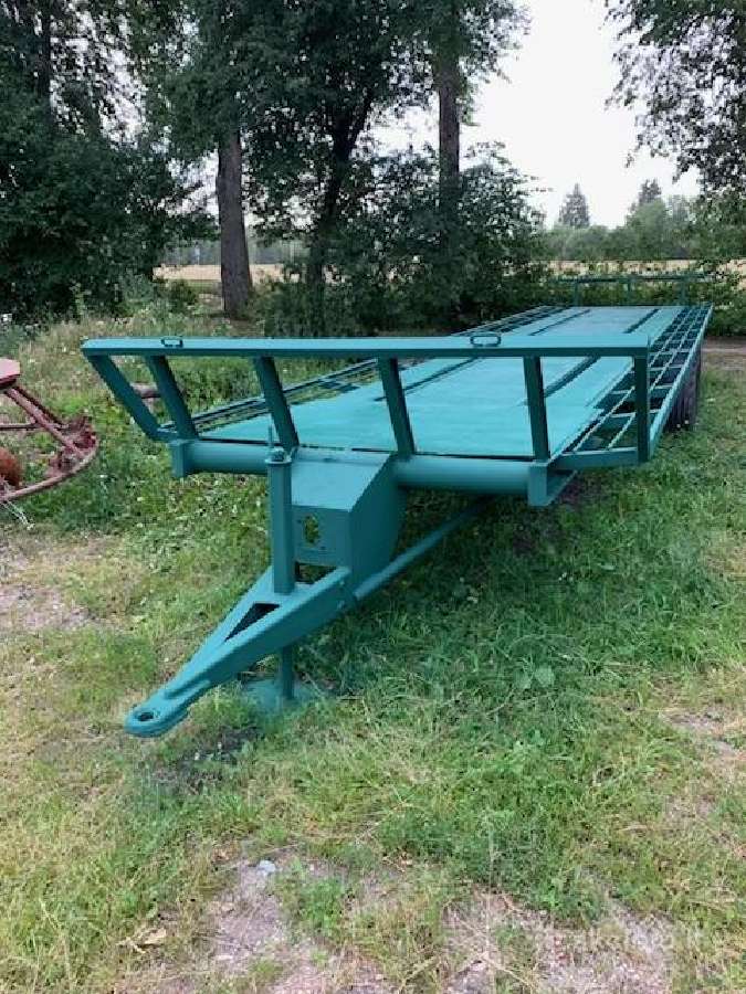 Platforma- priekaba rulonams vežti