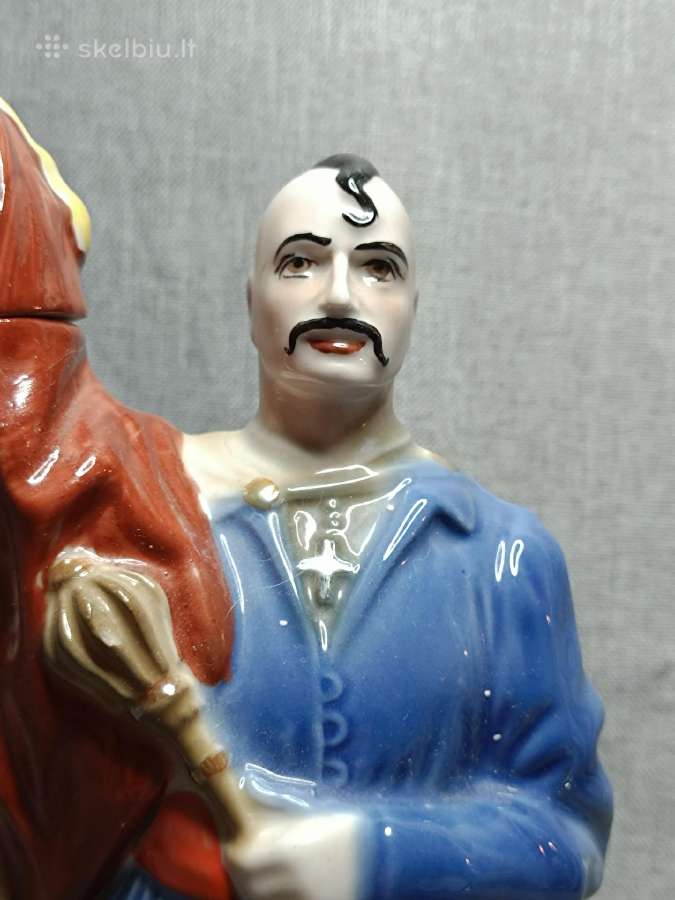 Tarybų laikų statulėlės "Gegužės naktis" "Kazokas" - nuotraukos Nr. 12