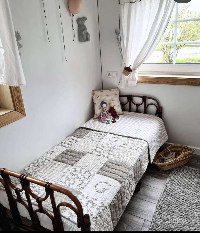 Vintažiniai vaikiški baldai lovelė, lova, stalas,