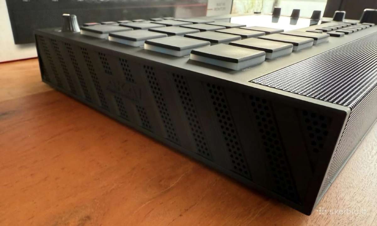 Akai Mpc Live II + decksaver - nuotraukos Nr. 4