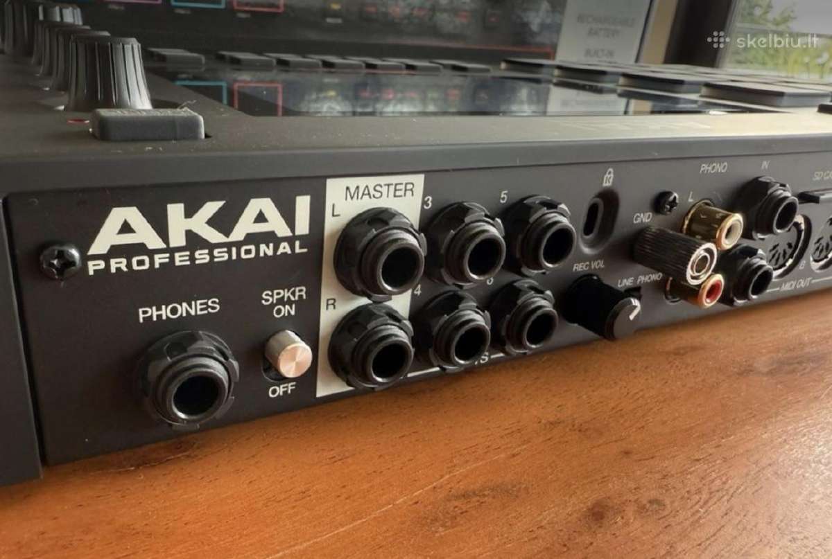 Akai Mpc Live II + decksaver - nuotraukos Nr. 5