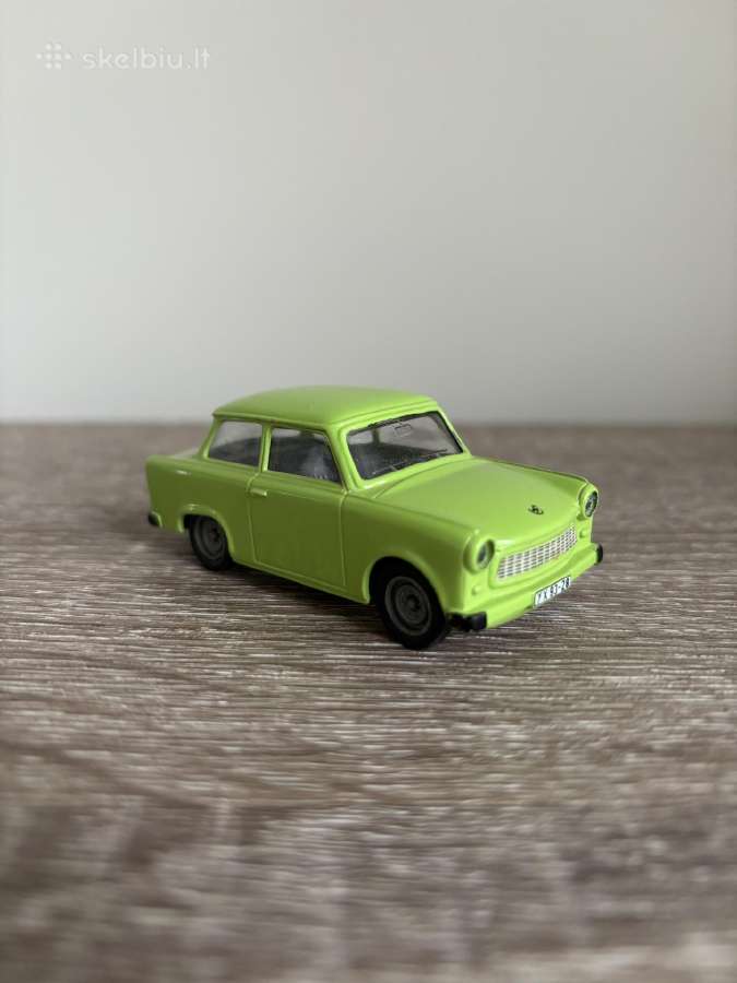 Trabant 601 grün modeliukas