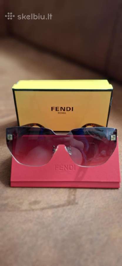 Fendi akiniai