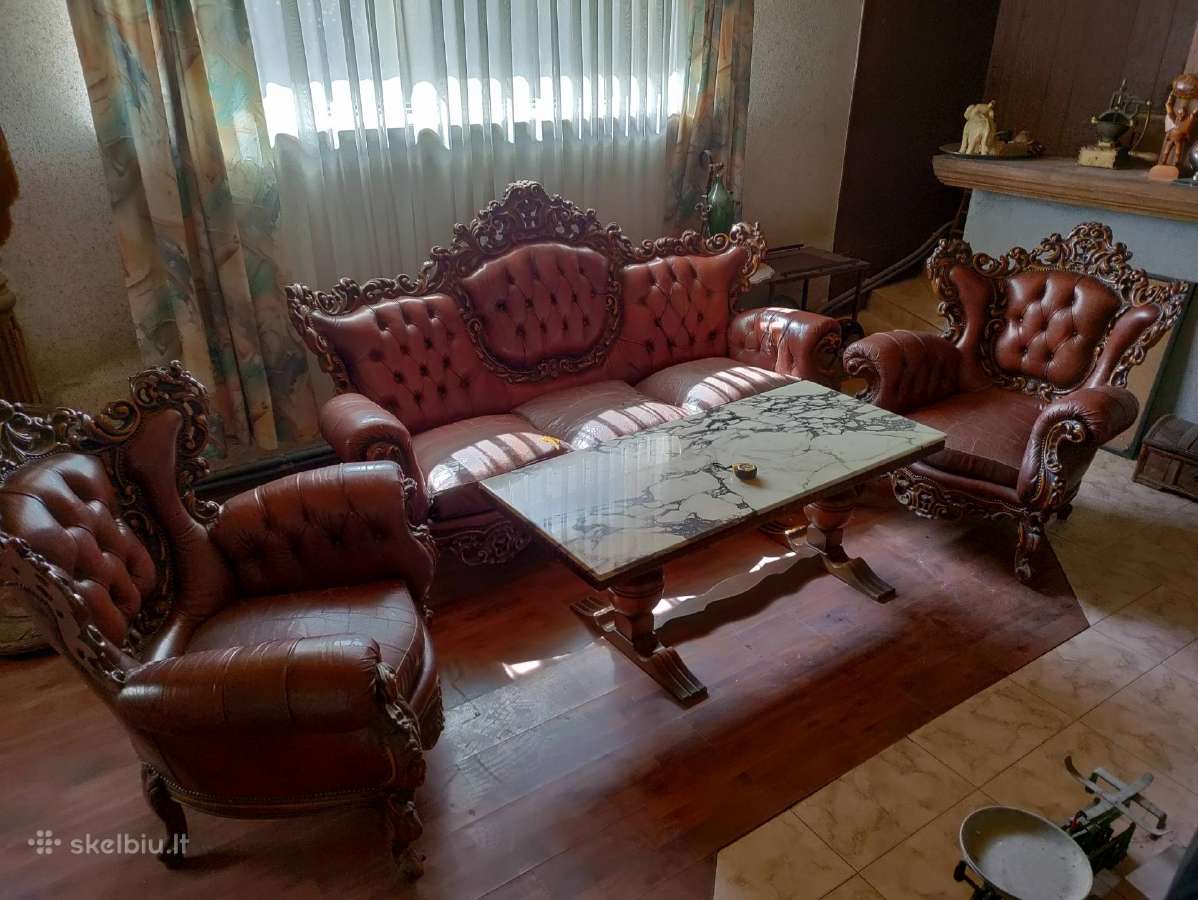 Odinė sofa ir du foteliai