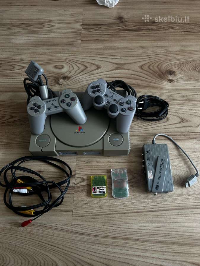 Originalus Sony Playstation 1 su priedais