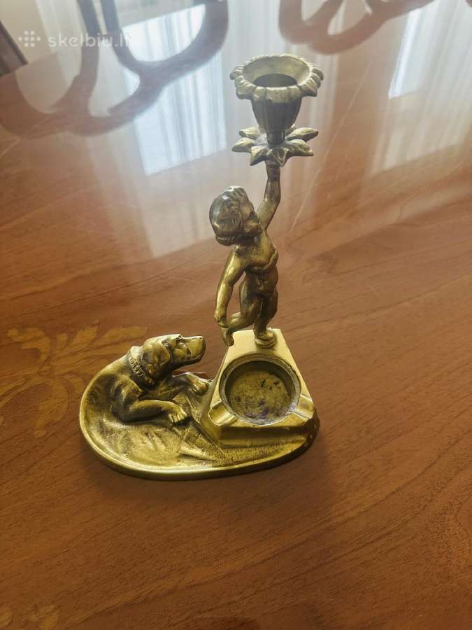Bronzinė žvakidė-skulptura