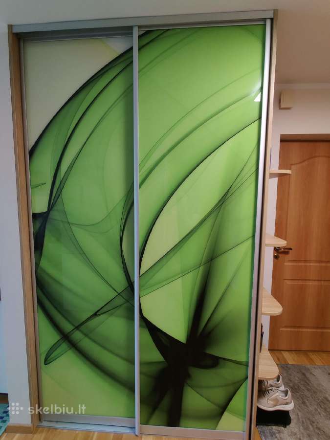 Stumdomos durys su bėgeliais