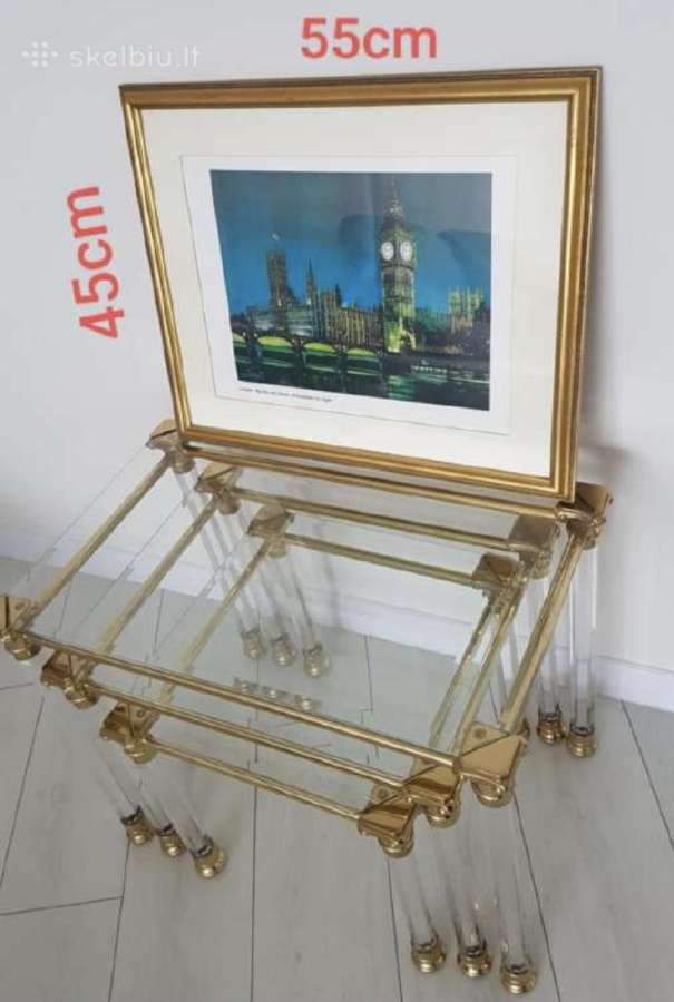 Stilingas paveikslas London auksiniu rėmu