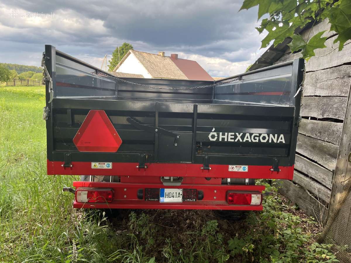 Parduodama puspriekabė