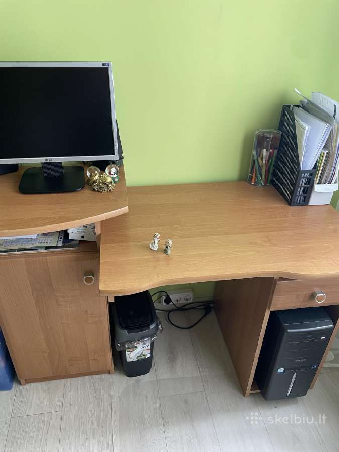 Rašomas stalas