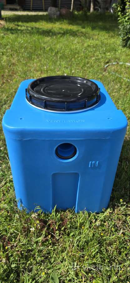 Riebalų gaudyklė po kriaukle su tarpine 0,5l/s