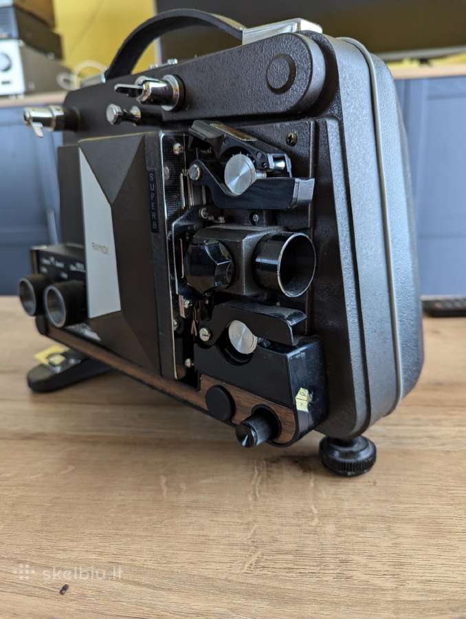 Raynox super 8 projektorius
