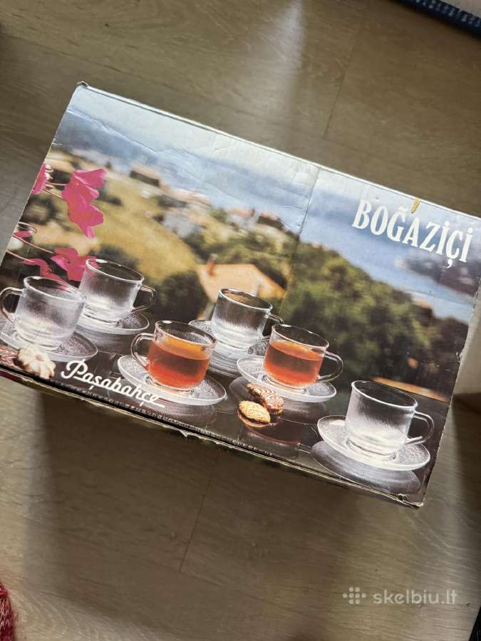 Naujas puodeliu su lekstutem rinkinys