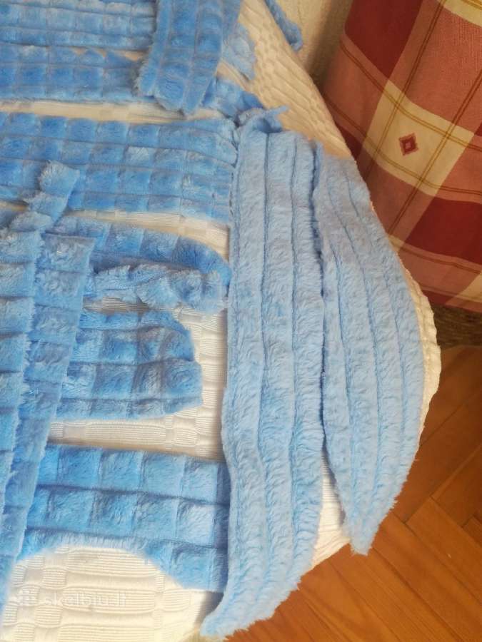 Nedidelės audinių atraižos likusios nuo siuvimo - nuotraukos Nr. 7
