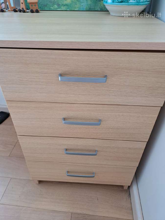 Rašomas stalas - nuotraukos Nr. 2