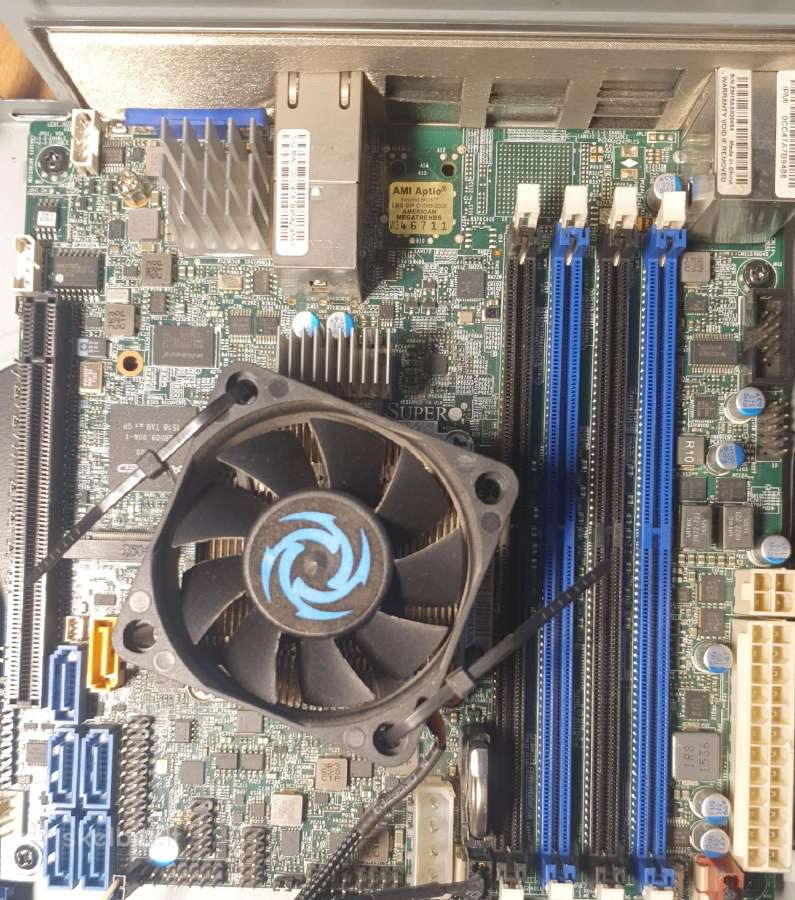 Nas motinine: 4c8t, 6sata, 10gbit