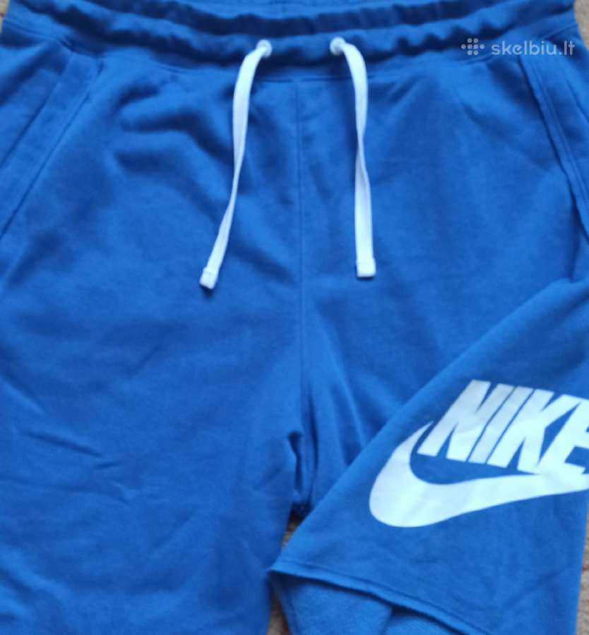 Vyriski sortai Nike.
