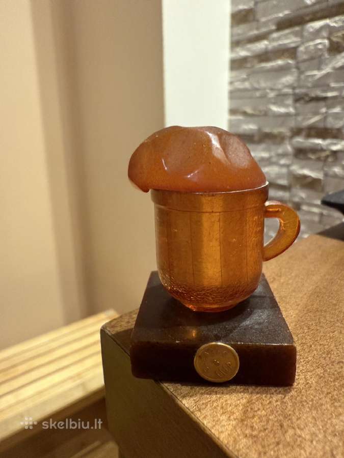Antikvarinė gintarinė skulptūrėlė