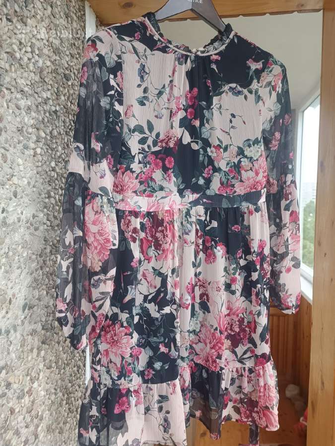 Gėlėta Orsay suknelė-elegancija kiekvienai dienai