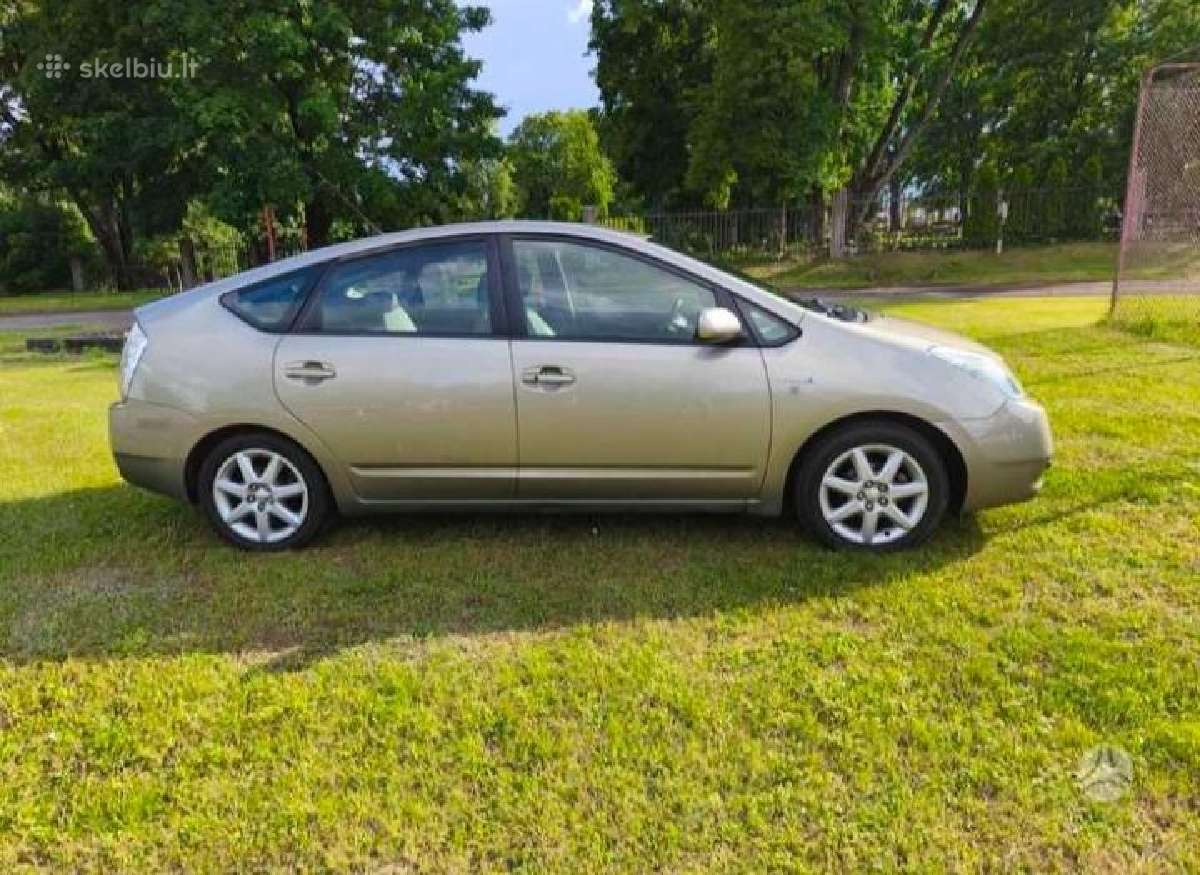 Toyota Prius nuoma - nuotraukos Nr. 7