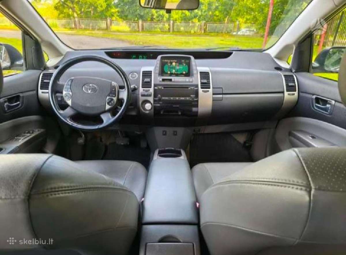 Toyota Prius nuoma - nuotraukos Nr. 9