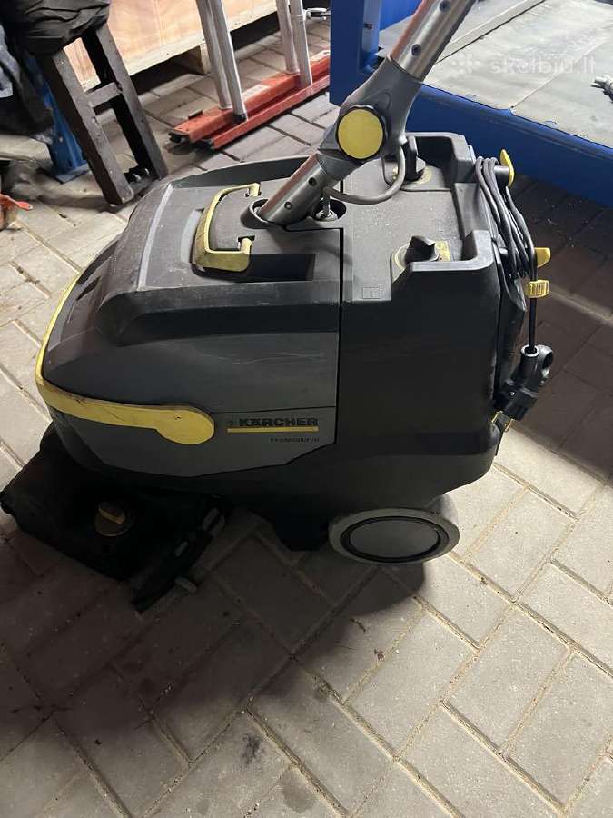 Parduodu grindų valymo mašiną Karcher Br 35/12 C