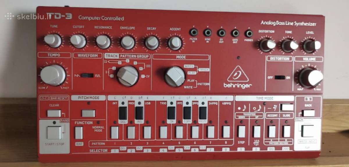 Behringer Td 3 sintezatorius (303 clone)