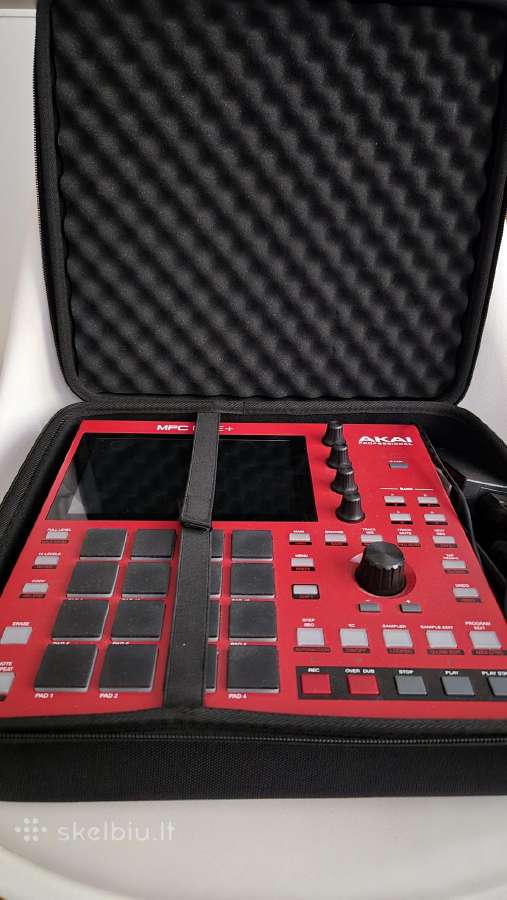 Akai Mpc One+ su transportavimo krepšiu